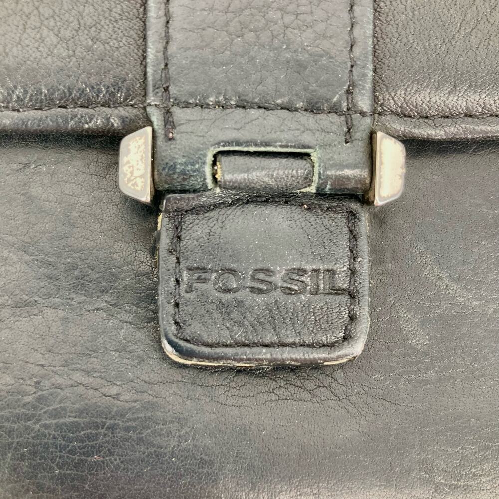 Fossil: Black Leather Rectangular Logo Trifold Wa… - image 4